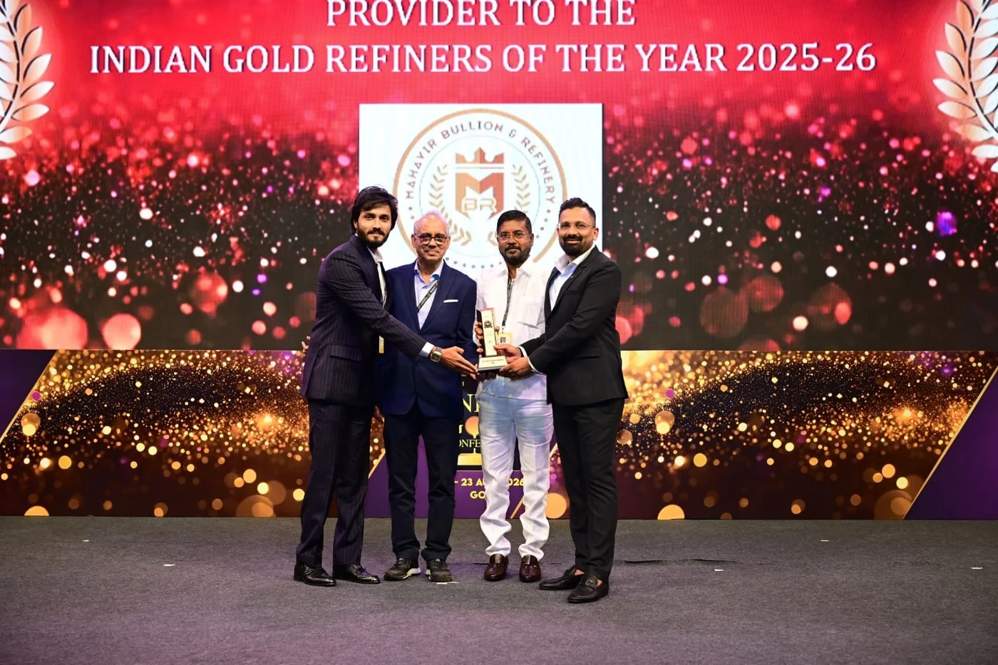 Award presentation at the India Gold Conference, published by Mahavir